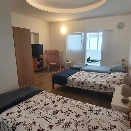 Relaxing Gardens For Max 8 Persons In Green Central Istria Apartment