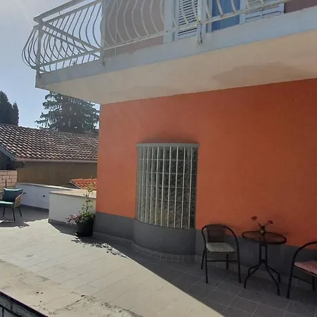 Relaxing Gardens For Max 8 Persons In Green Central Istria Apartment *