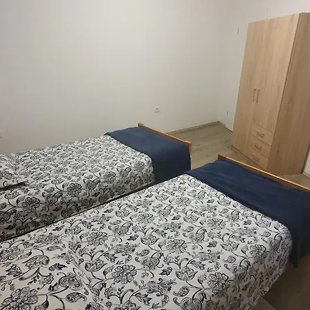Apartment Relaxing Gardens For Max 8 Persons In Green Central Istria